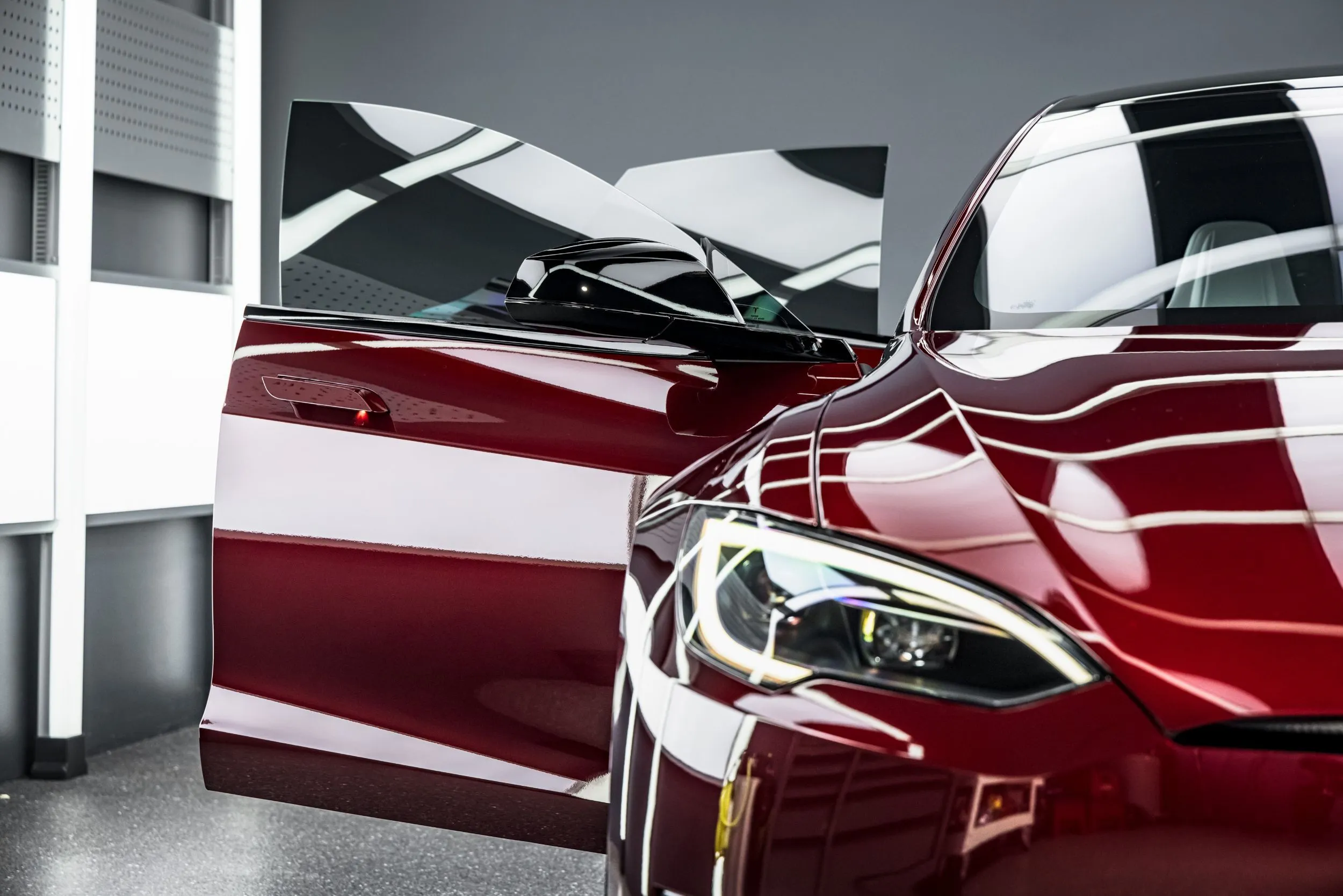 Tesla Model S Plaid Signature #001